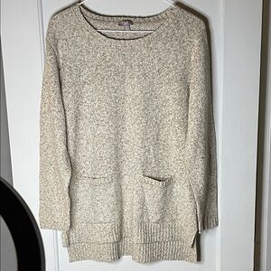 J. Jill Textured Cream/beige,marled,Sweater. Double pocket front,HI/LO.small.EUC